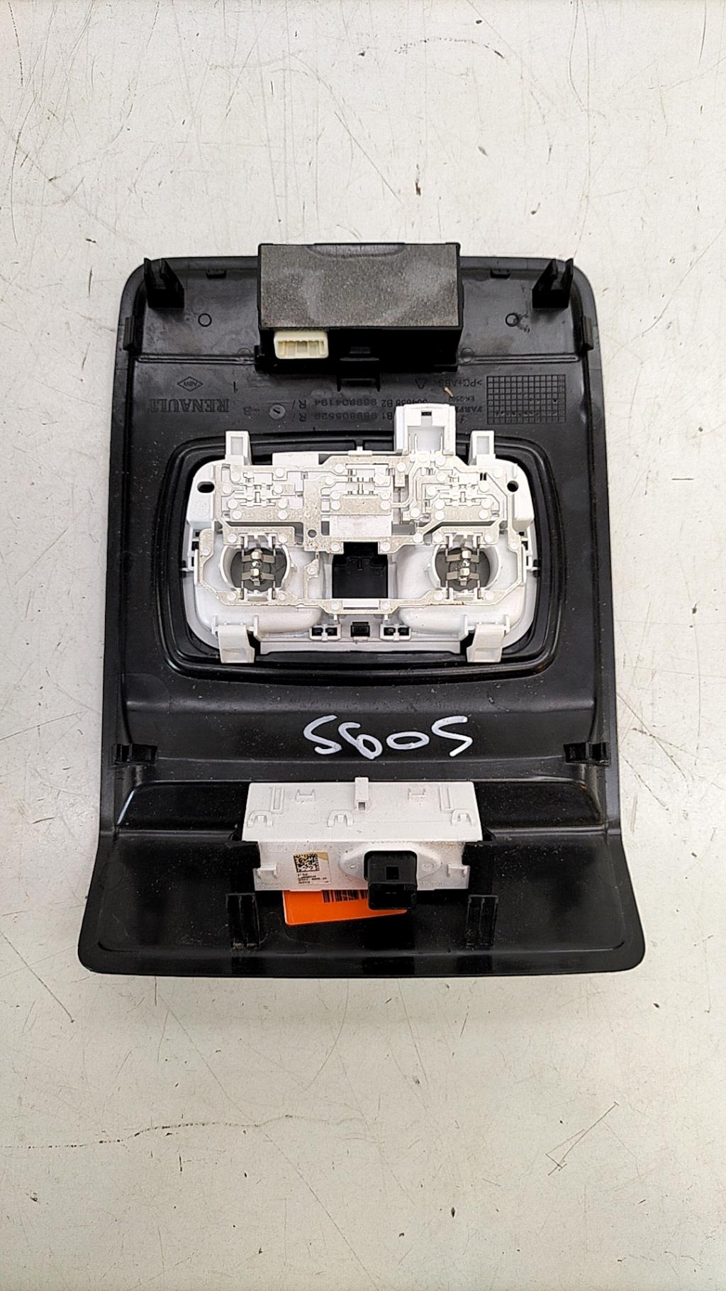 Eclairage de plafonnier RENAULT CLIO 5 PHASE 1 Essence/Hybride - 1