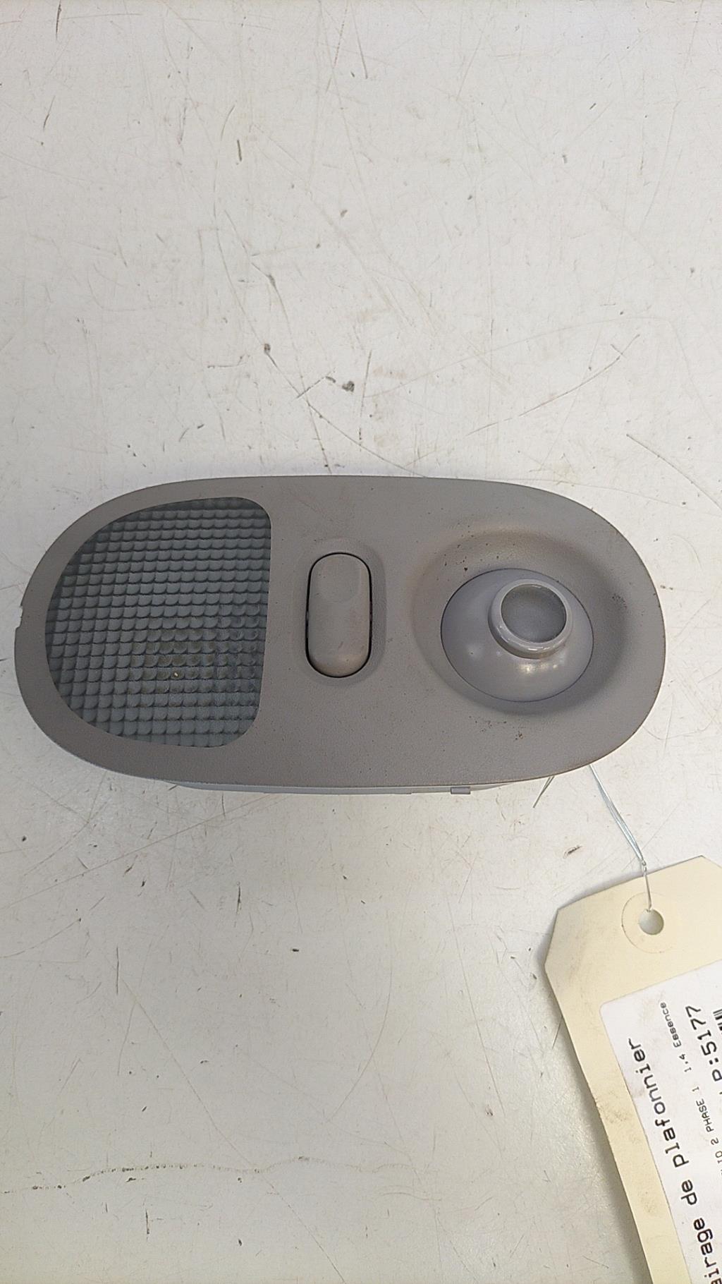 Eclairage de plafonnier RENAULT CLIO 2 PHASE 1 Essence - 1