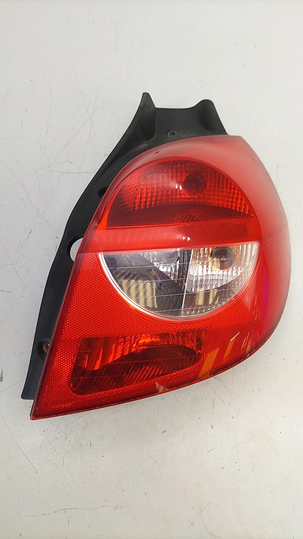 Fanale posteriore principale destro (luci) RENAULT CLIO 3 PHASE 2 Diésel - 1