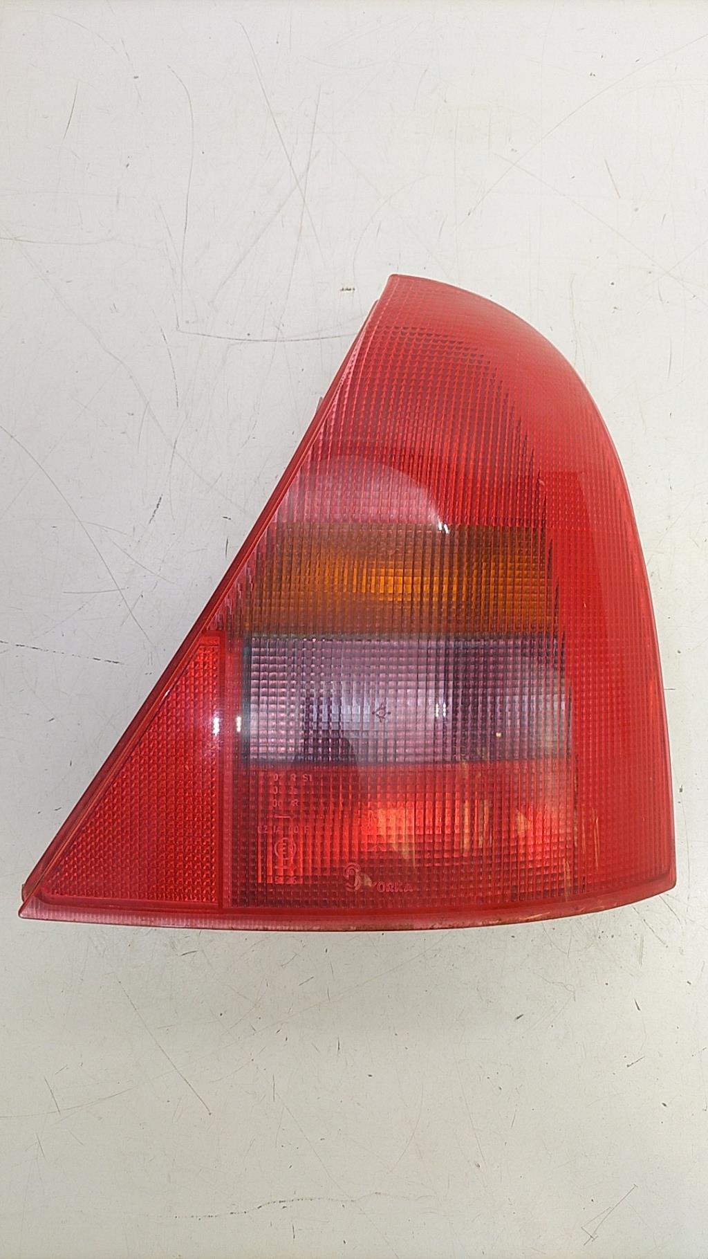 Fanale posteriore principale destro (luci) RENAULT CLIO 2 PHASE 1 Gasolina - 1