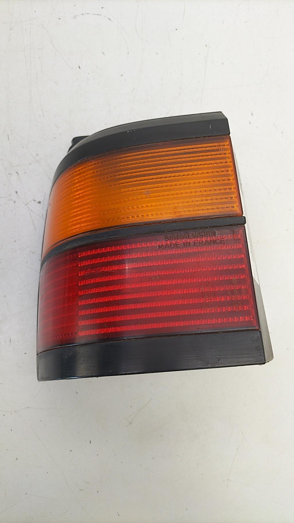 Fanale posteriore principale sinistro (luci) VOLKSWAGEN PASSAT 3 PHASE 2 Diésel - 1