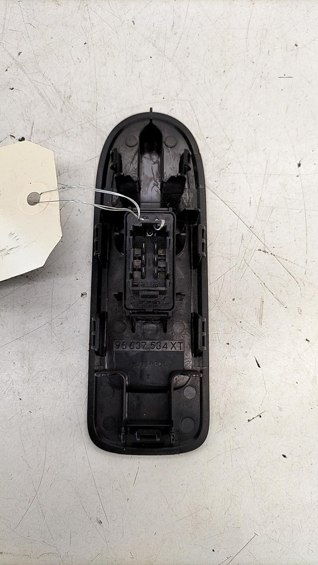 Interruttore lavacristalli anteriore destro CITROEN C3 2 PHASE 1 Diésel - 1