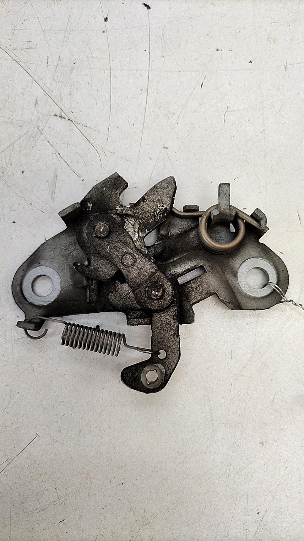 Serrure de capot CITROEN SAXO PHASE 2 Essence - 1