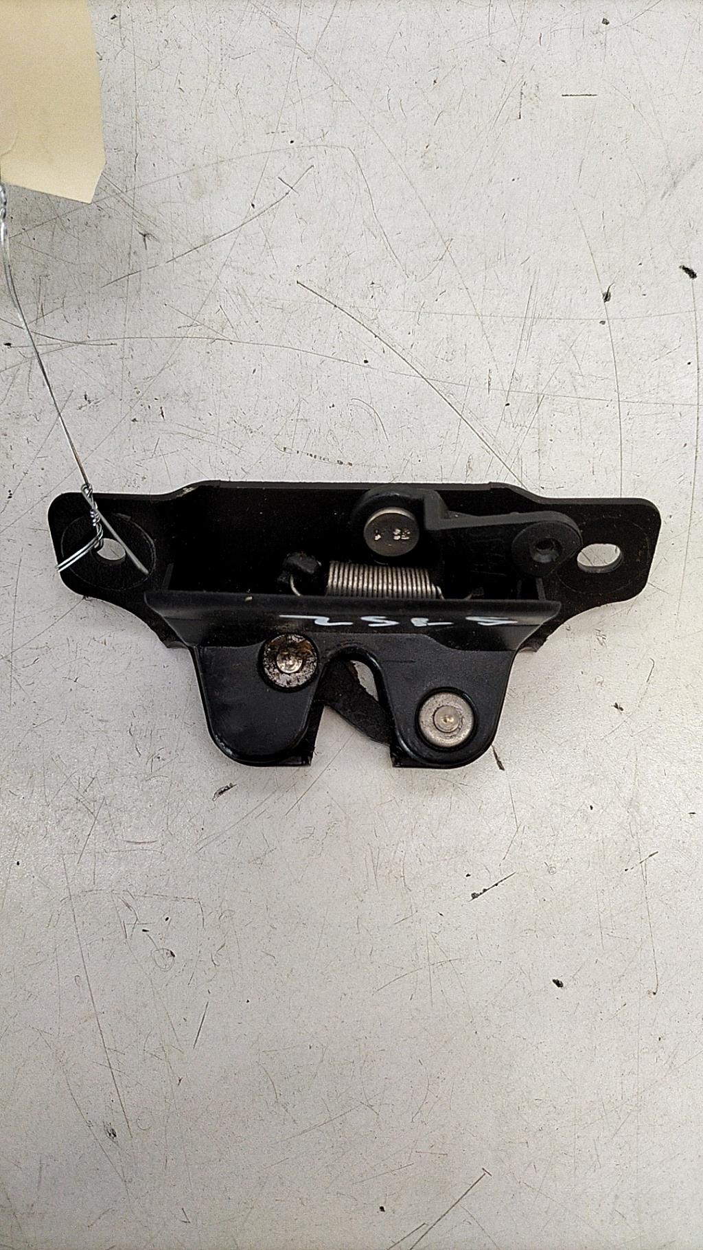 Serrure de coffre CITROEN SAXO PHASE 2 Essence - 1