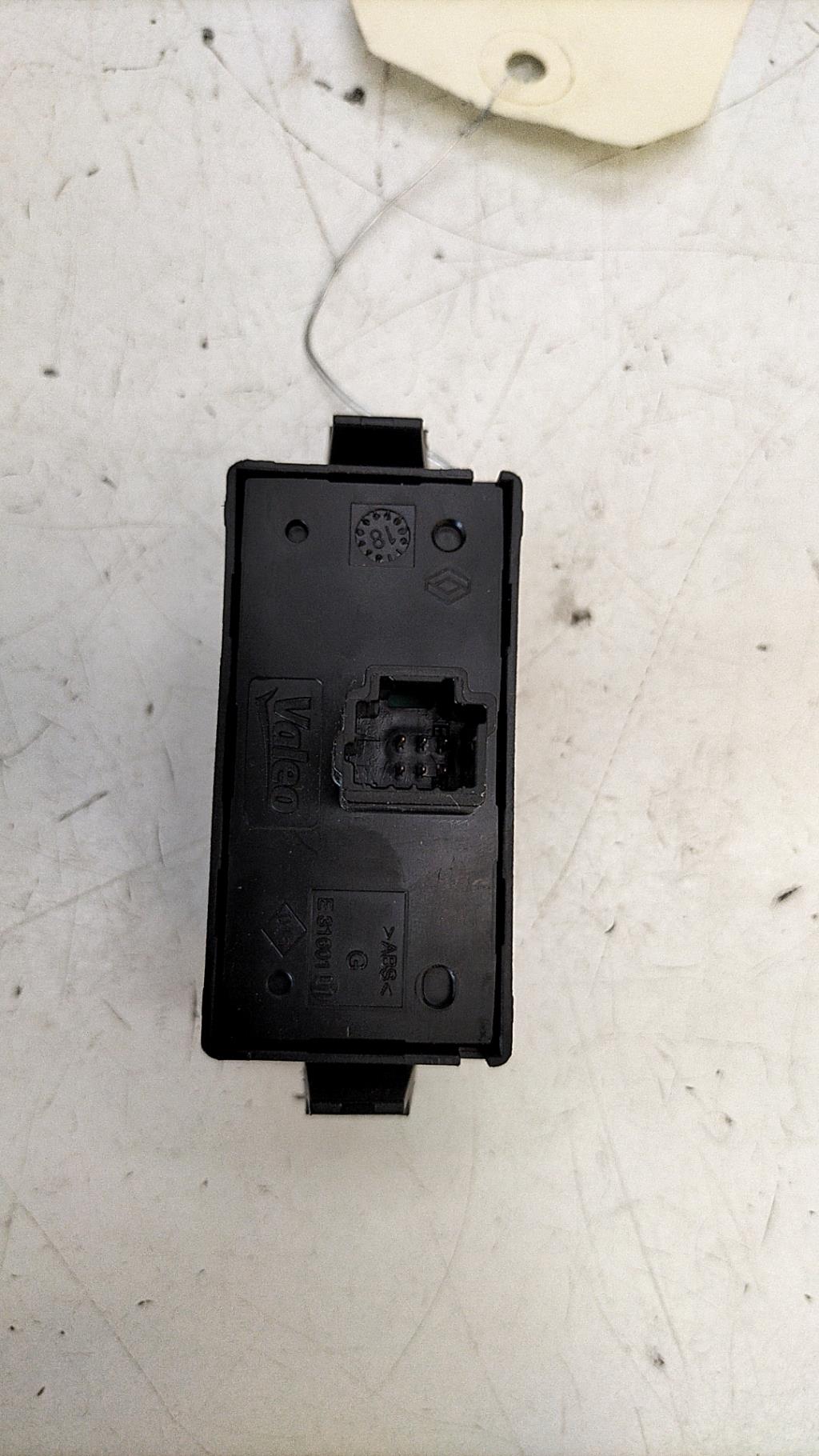 Bouton de warning RENAULT KANGOO 2 PHASE 2 Diesel - 1
