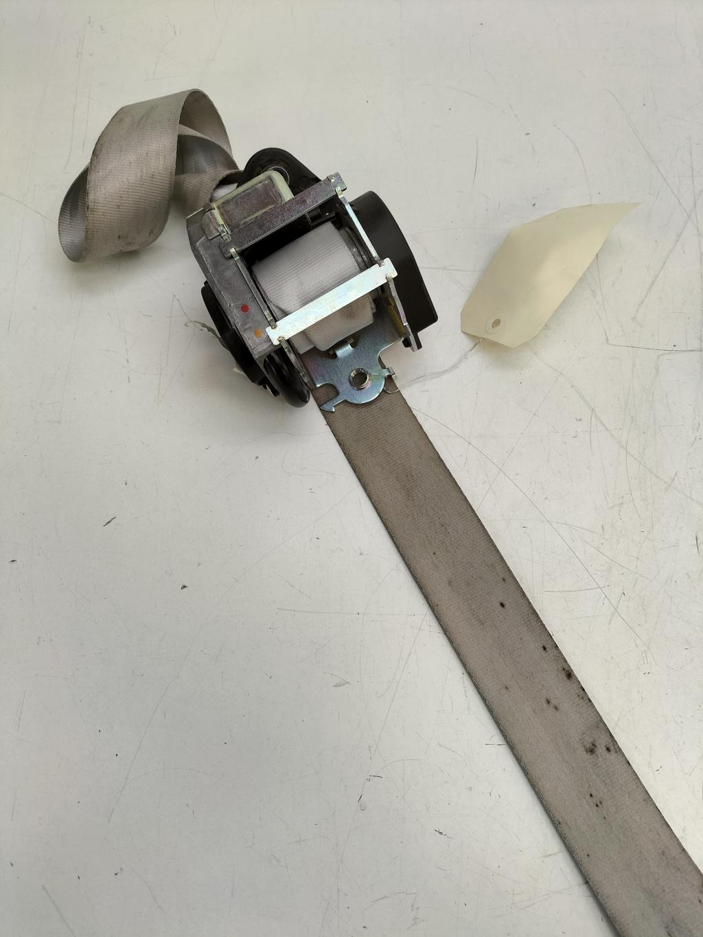 Ceinture avant gauche RENAULT CLIO 4 PHASE 1 Essence - 1