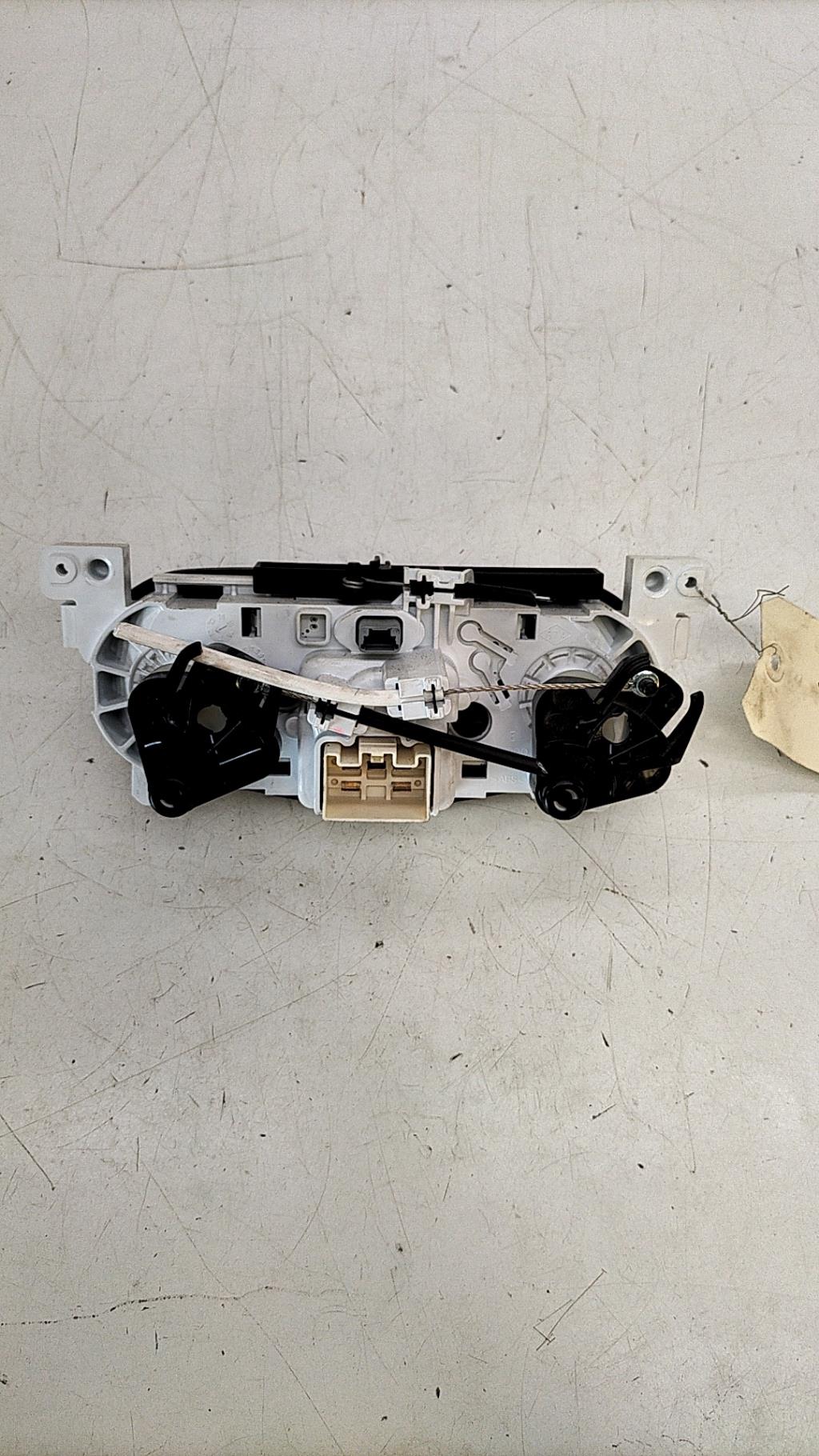 Commande chauffage DACIA DOKKER PHASE 1 Diesel - 1