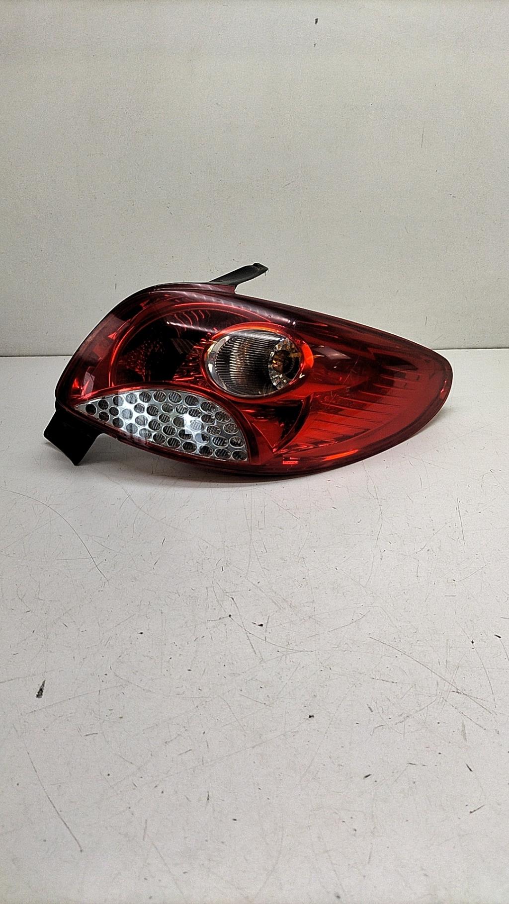 Fanale posteriore principale destro (luci) PEUGEOT 206+ Diésel - 1