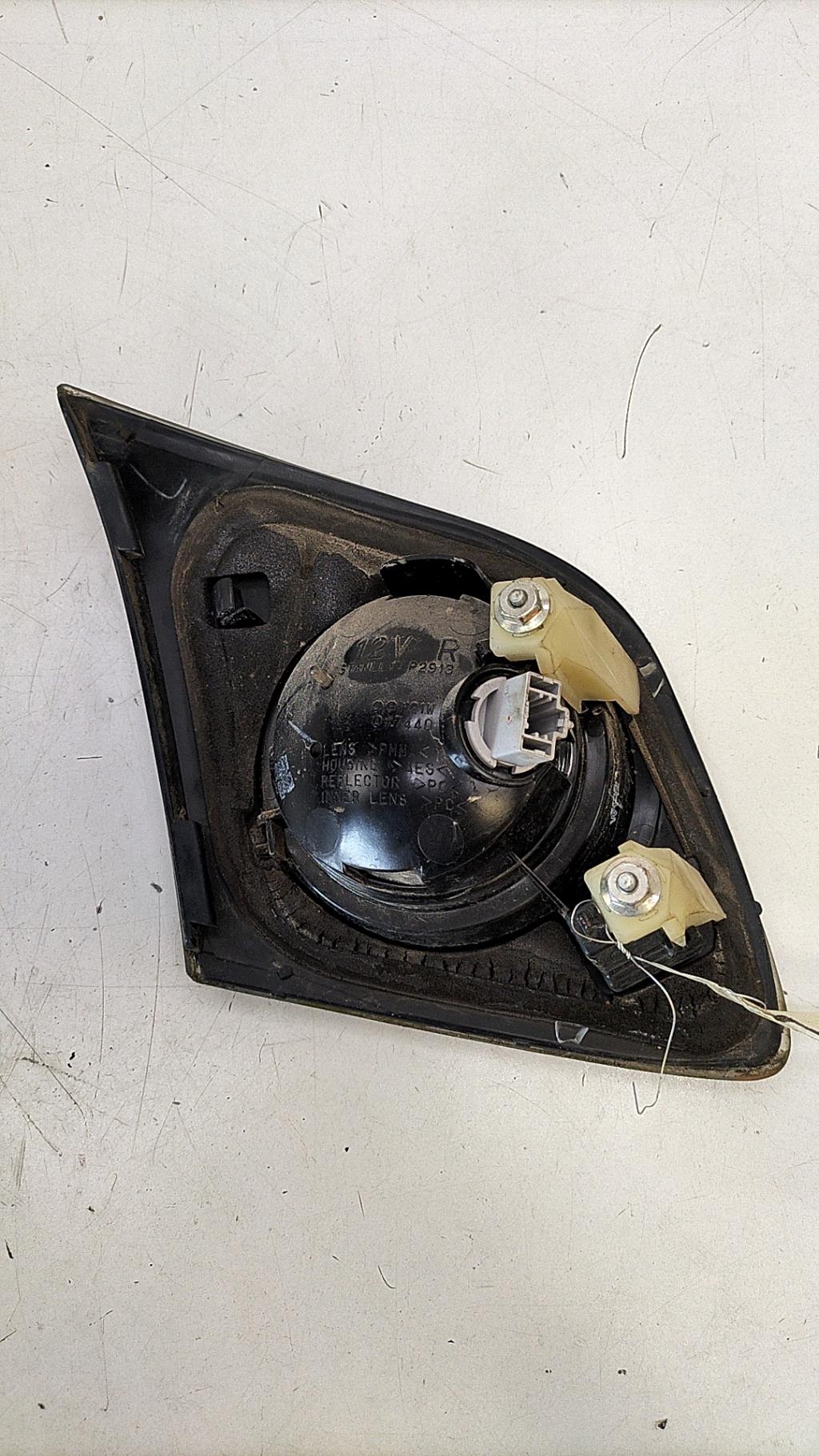Feu arriere secondaire droit (feux) MAZDA 3 1 PHASE 2 Diesel - 1