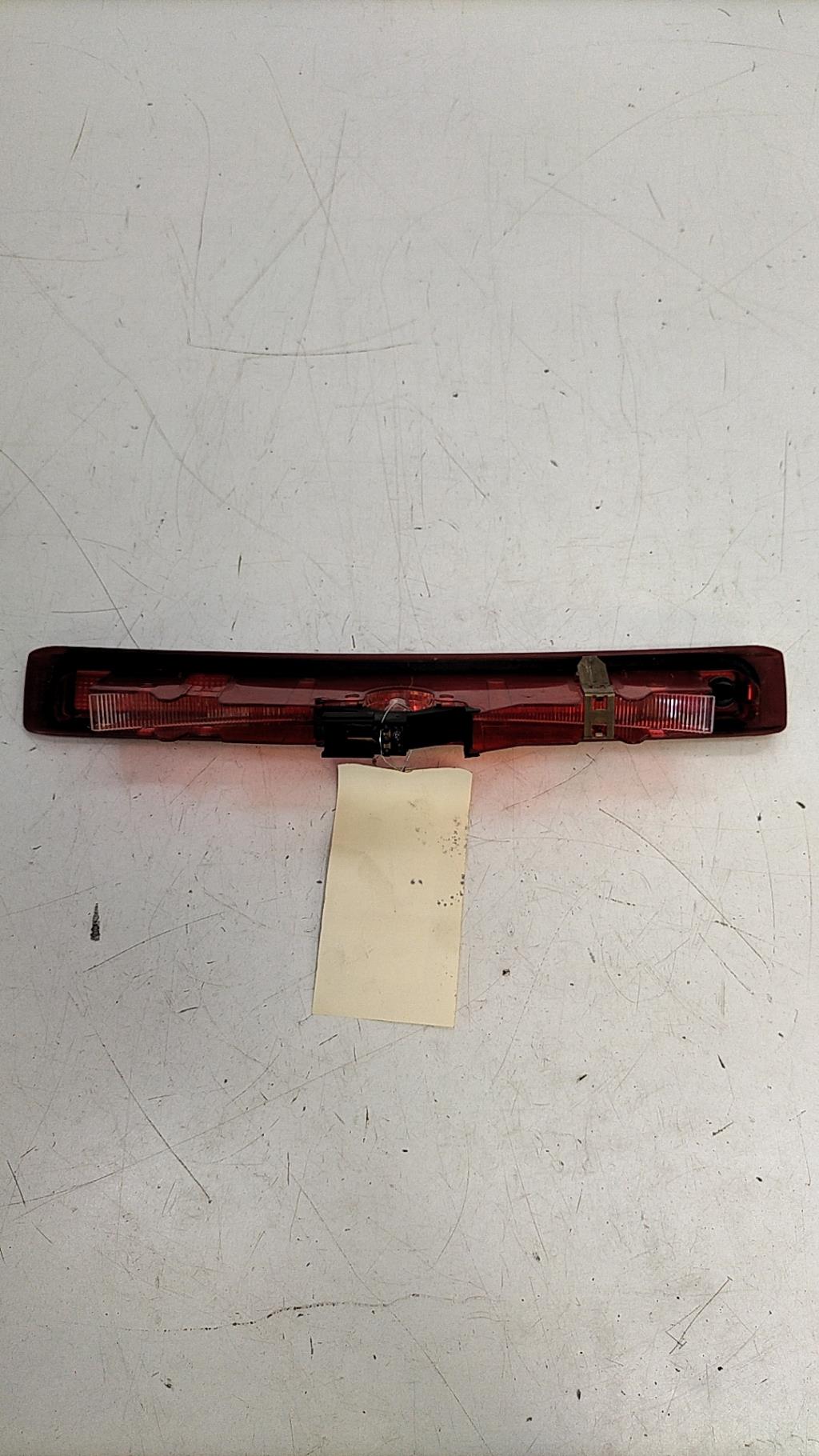 Feu arriere stop central RENAULT CLIO 3 PHASE 1 Essence - 1