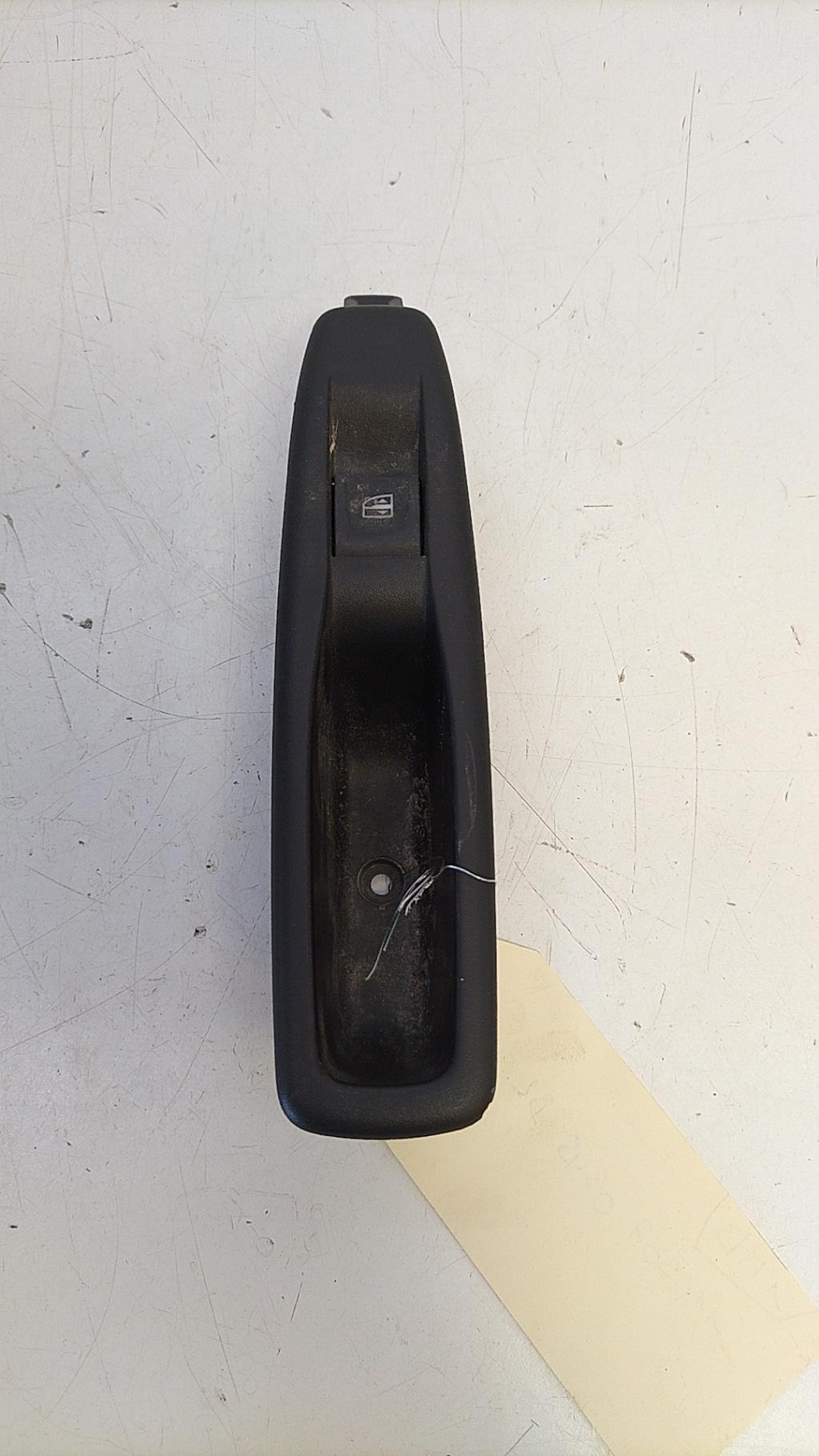 Interruttore lavacristalli posteriore destro RENAULT CLIO 4 PHASE 1 Gasolina - 1