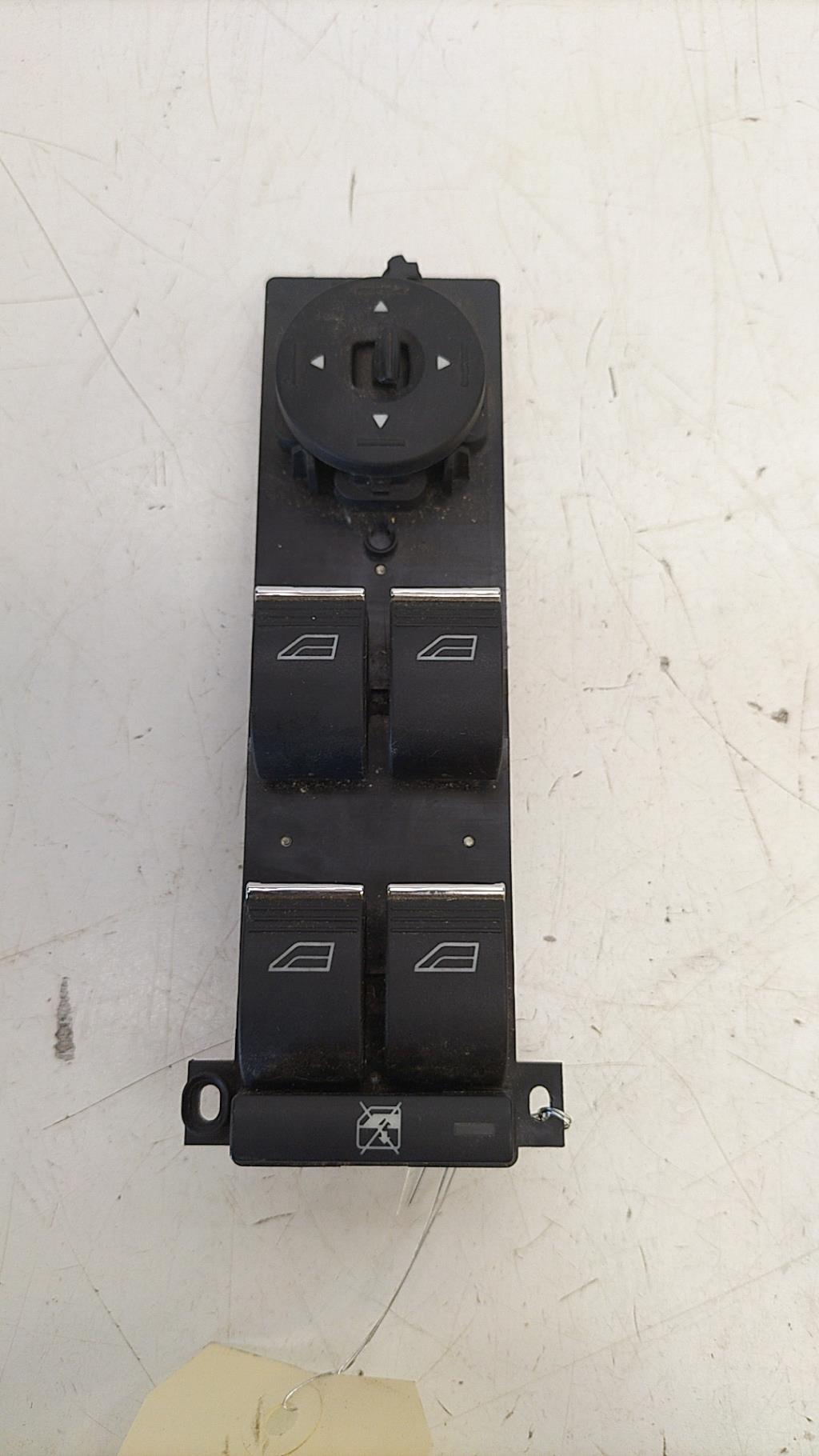 Interruttore lavacristalli anteriore sinistro FORD FOCUS 2 PHASE 2 Diésel - 1