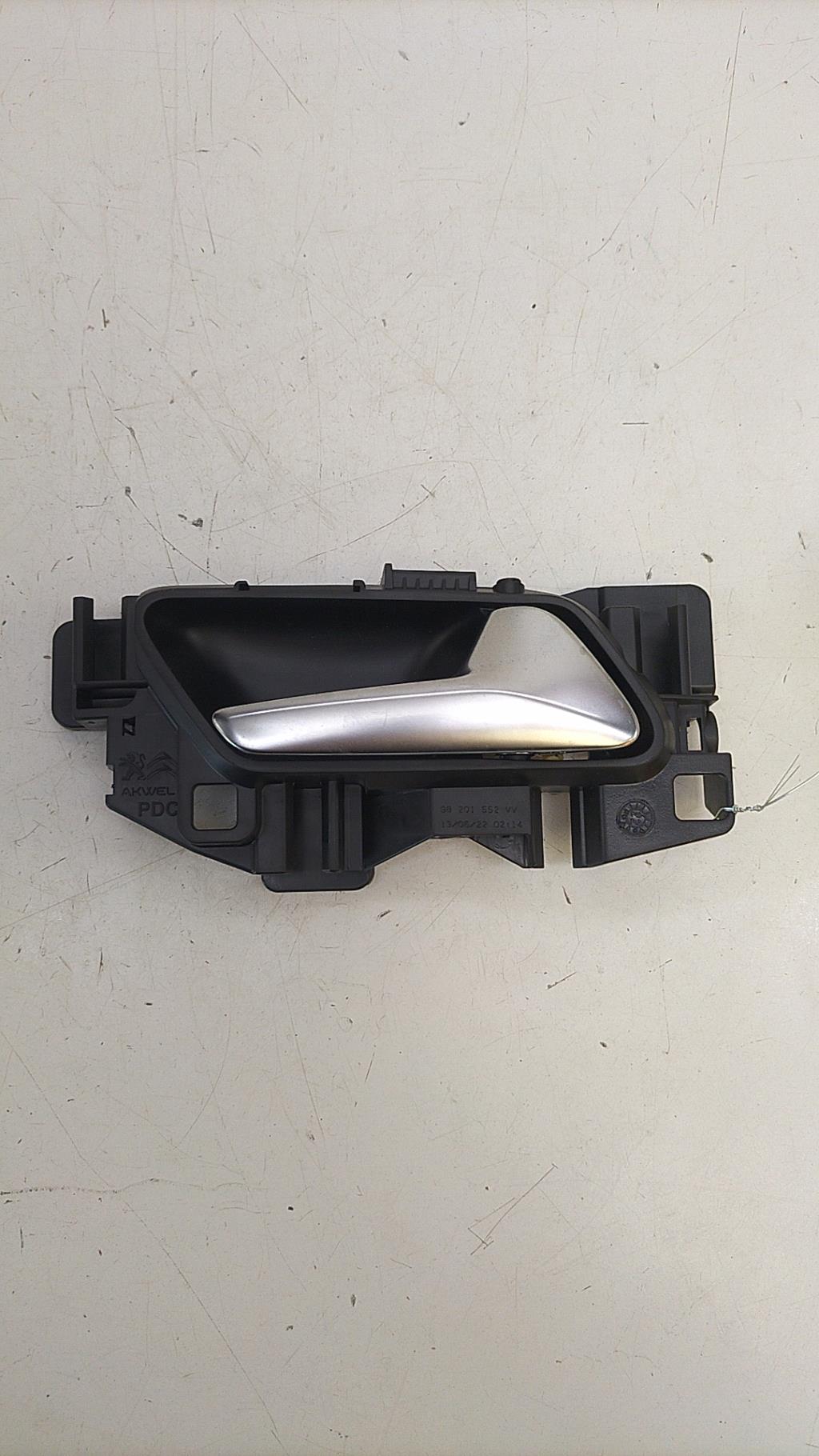 Maniglia interna posteriore destra PEUGEOT 2008 2 Diésel - 1