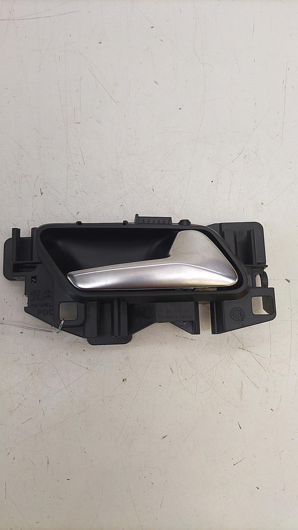 Maniglia interna anteriore destra PEUGEOT 2008 2 Diésel - 1