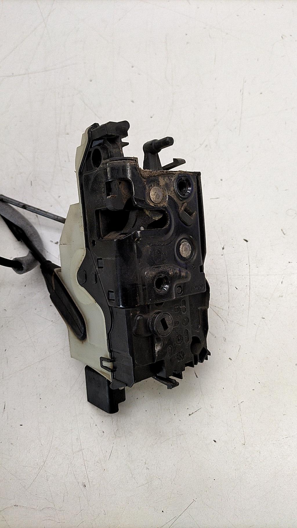 Serrure avant droit CITROEN DS5 PHASE 1 Diesel - 1