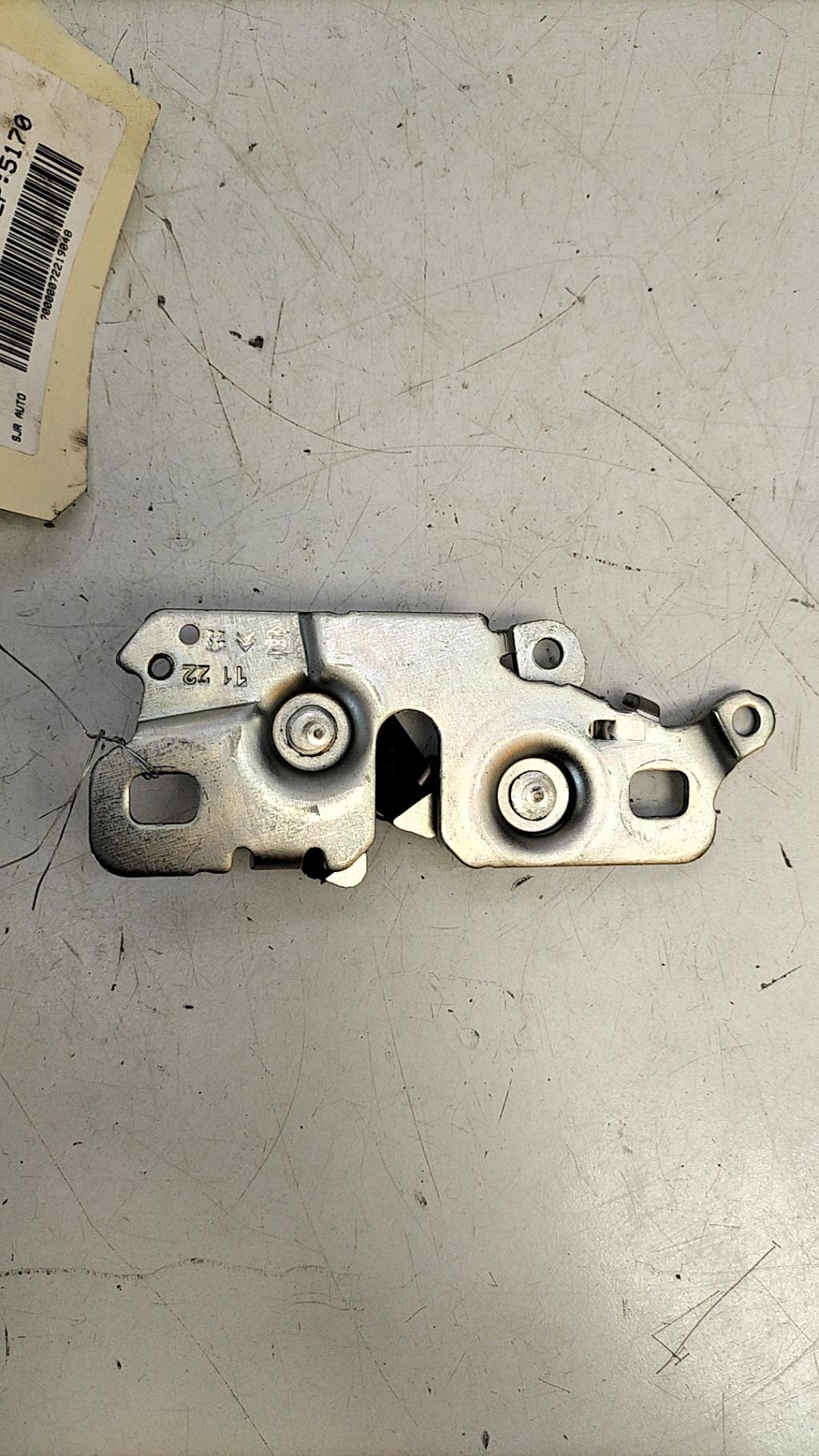 Serrure de capot PEUGEOT 2008 2 Diesel - 1