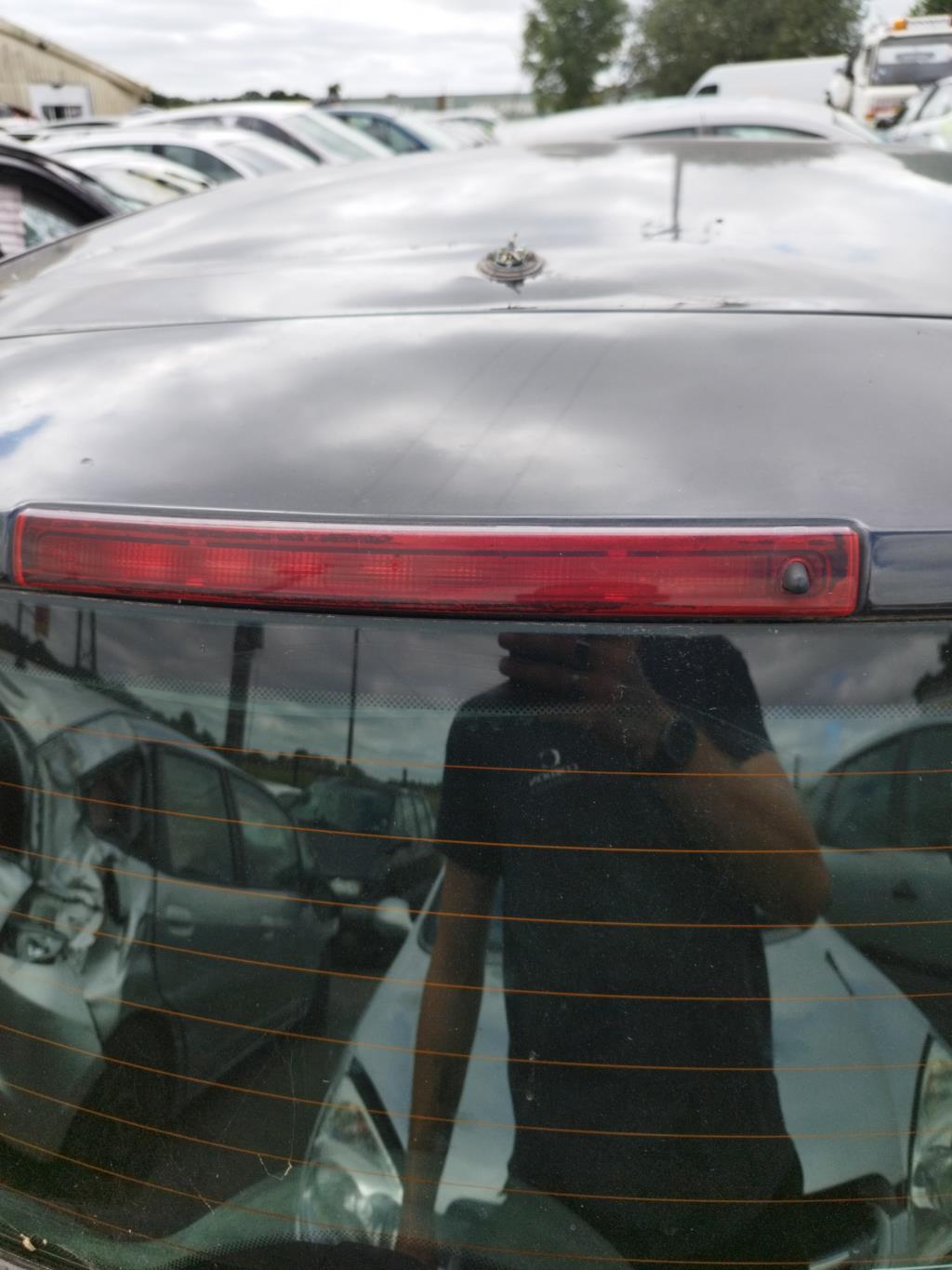 Feu arriere stop central RENAULT MEGANE 2 PHASE 1 Diesel - 1