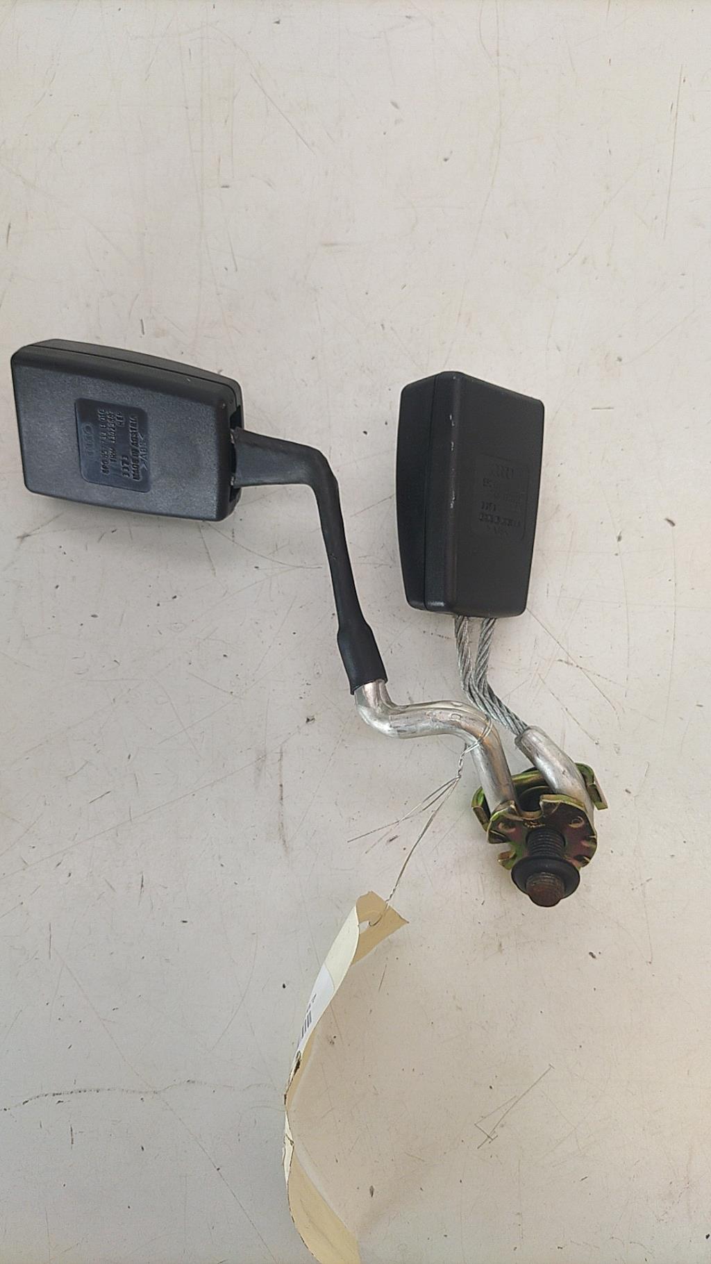 Aggancio cintura sicurezza posteriore sinistro AUDI A3 2 PHASE 1 Gasolina - 1