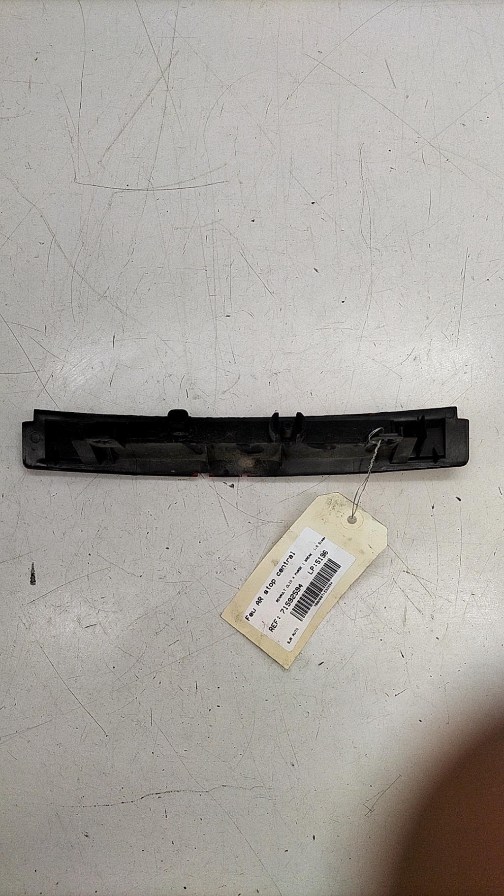 Feu arriere stop central RENAULT CLIO 4 PHASE 1 BREAK Diesel - 1