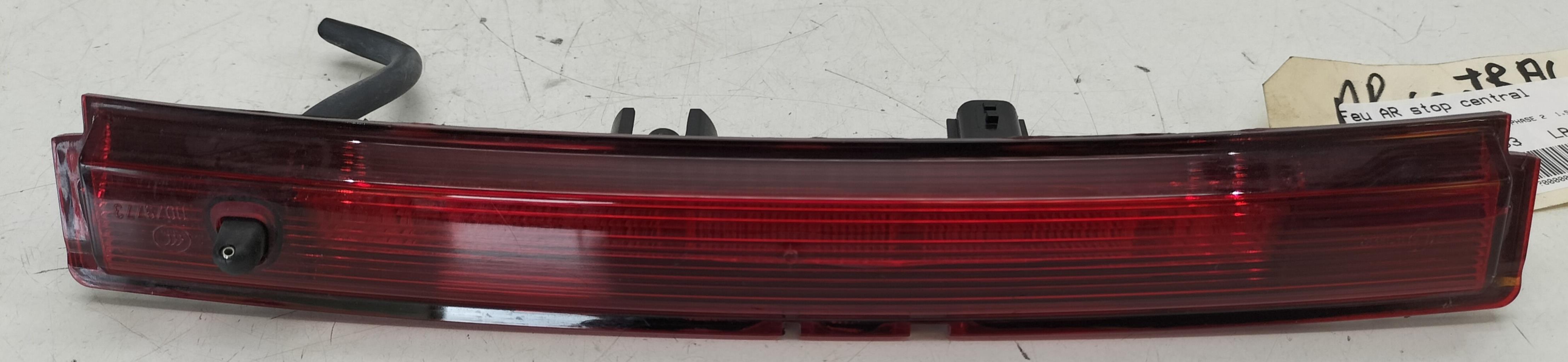 Feu arriere stop central RENAULT CLIO 4 PHASE 2 Diesel - 1