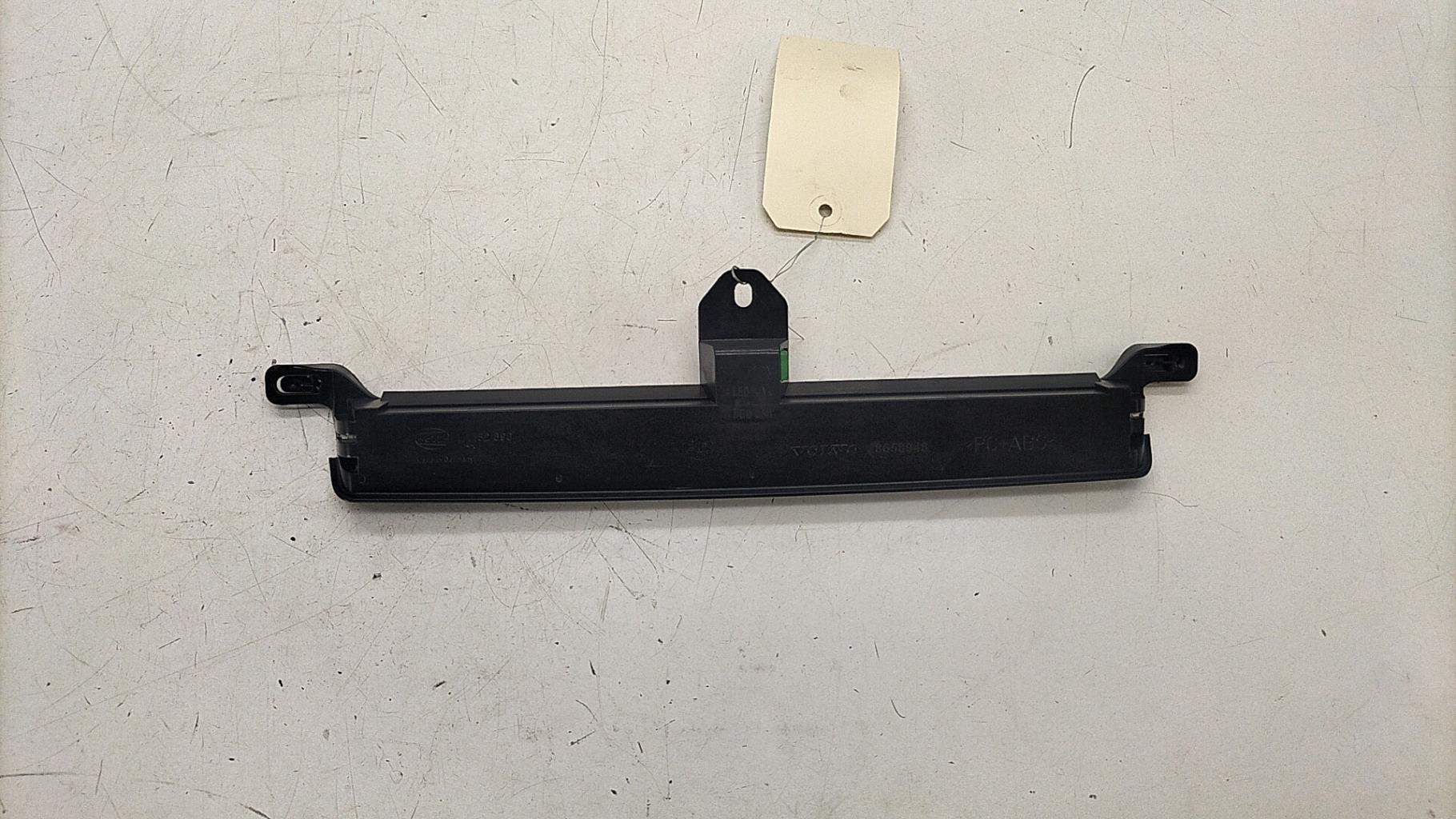 Feu arriere stop central VOLVO V 70 1 PHASE 2 BREAK Diesel - 1