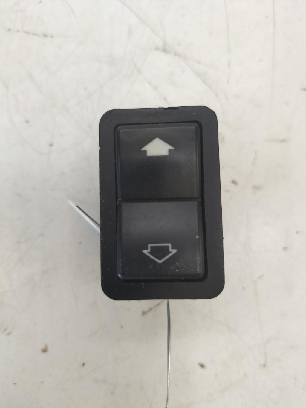 Interruttore lavacristalli posteriore destro BMW SERIE 5 E39 PHASE 1 Diésel - 1