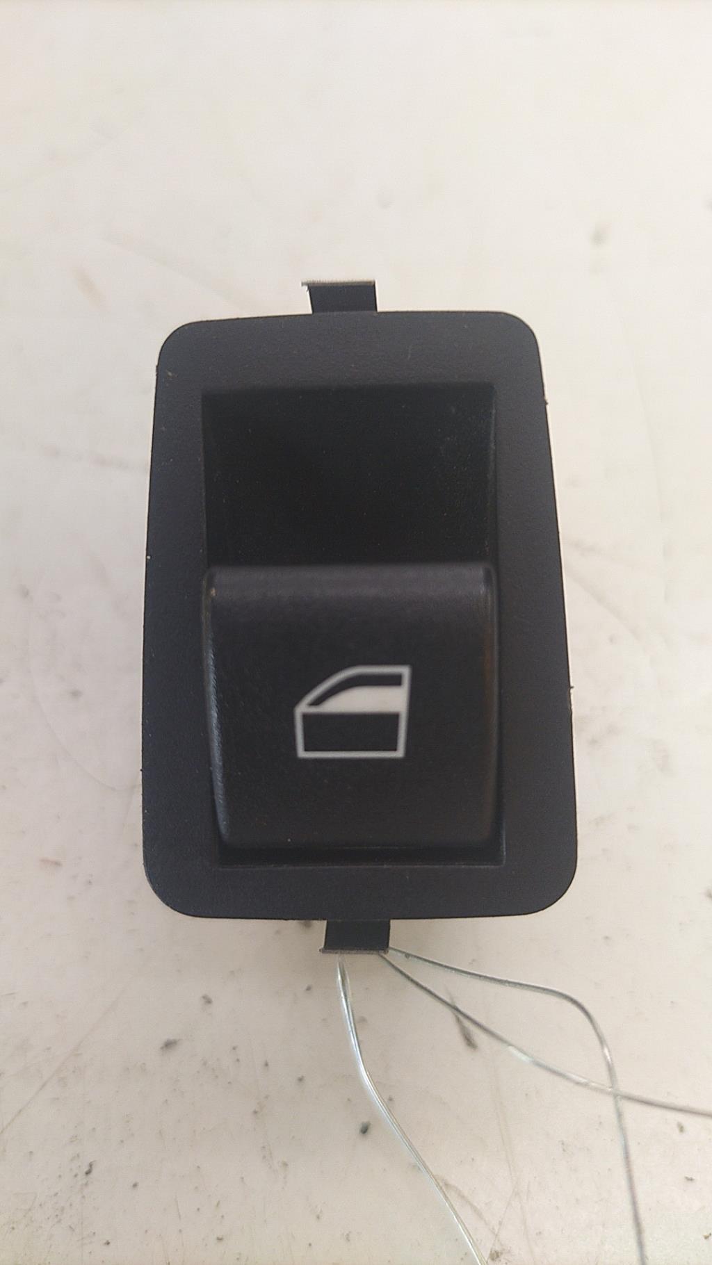 Interruttore lavacristalli posteriore sinistro BMW SERIE 3 E46 TOURING PHASE 1 BREAK Diésel - 1