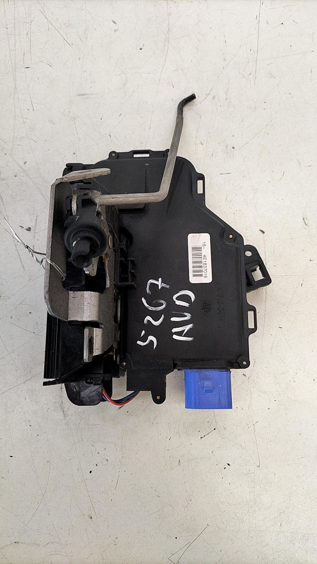 Serrure avant droit AUDI A3 2 PHASE 1 Essence - 1