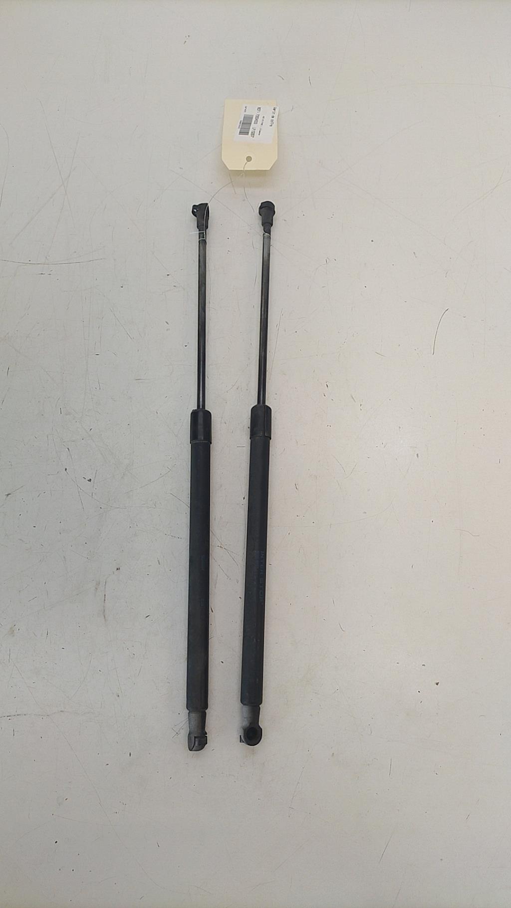 Verin de coffre AUDI A3 2 PHASE 1 Essence - 1