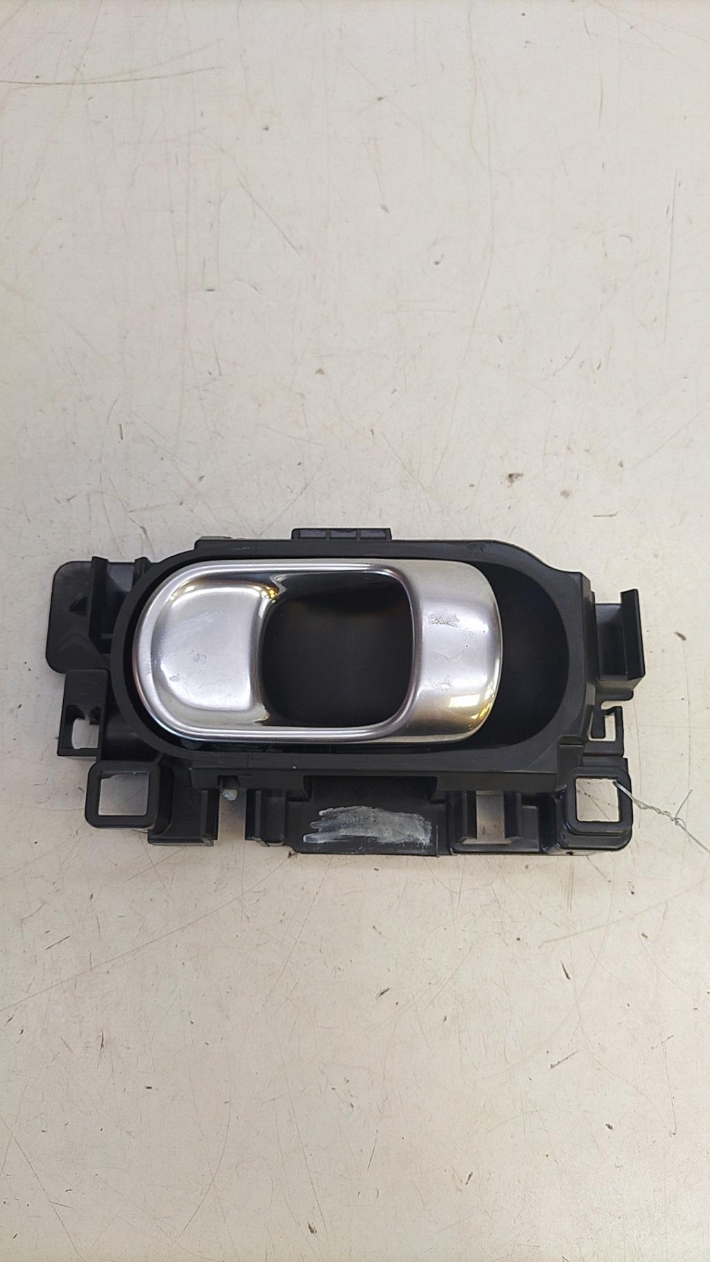 Maniglia interna anteriore sinistra CITROEN C3 3 PHASE 2 Diésel - 1
