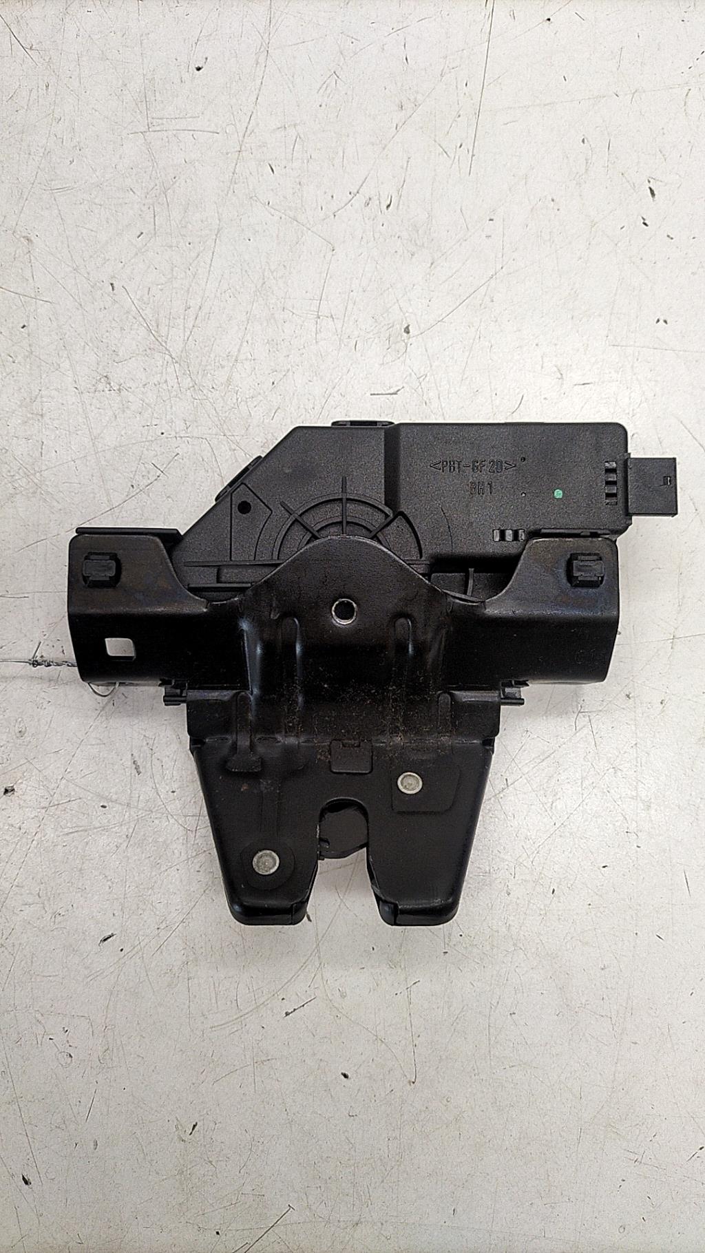 Serrure de coffre BMW SERIE 3 E46 PHASE 2 Essence - 1
