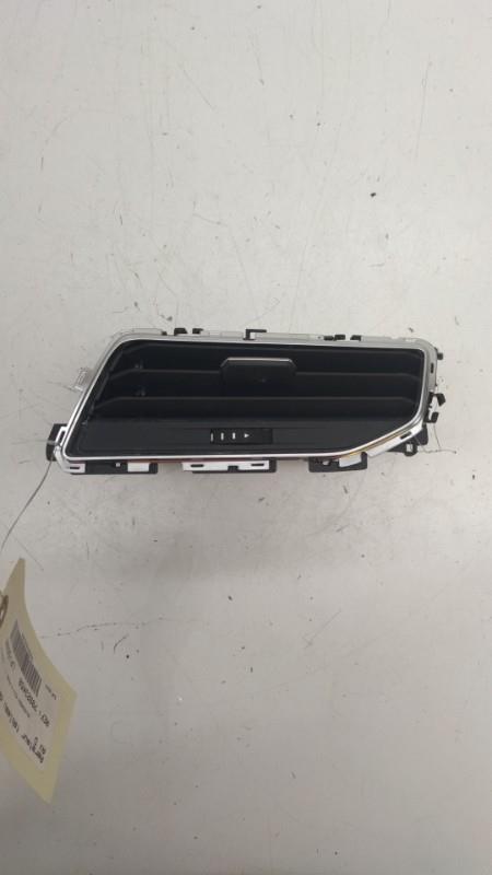 Bocchetta aerazione cruscotto anteriore destra VOLKSWAGEN POLO 6 PHASE 1 Gasolina - 1