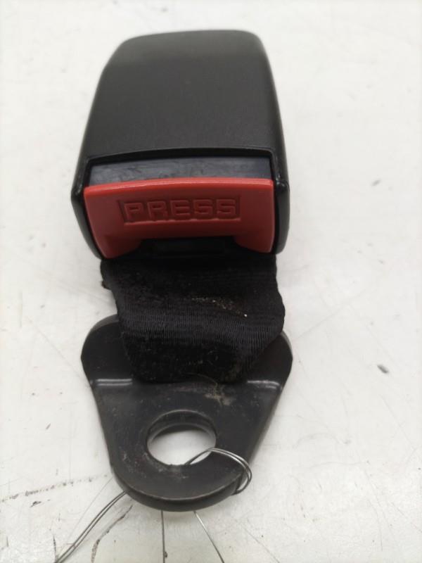 Aggancio cintura sicurezza posteriore destro PEUGEOT 106 PHASE 2 Gasolina - 1