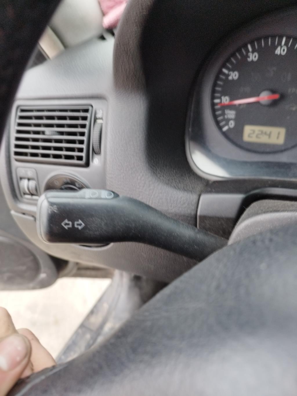 Commodo phare VOLKSWAGEN GOLF 4 Essence - 1