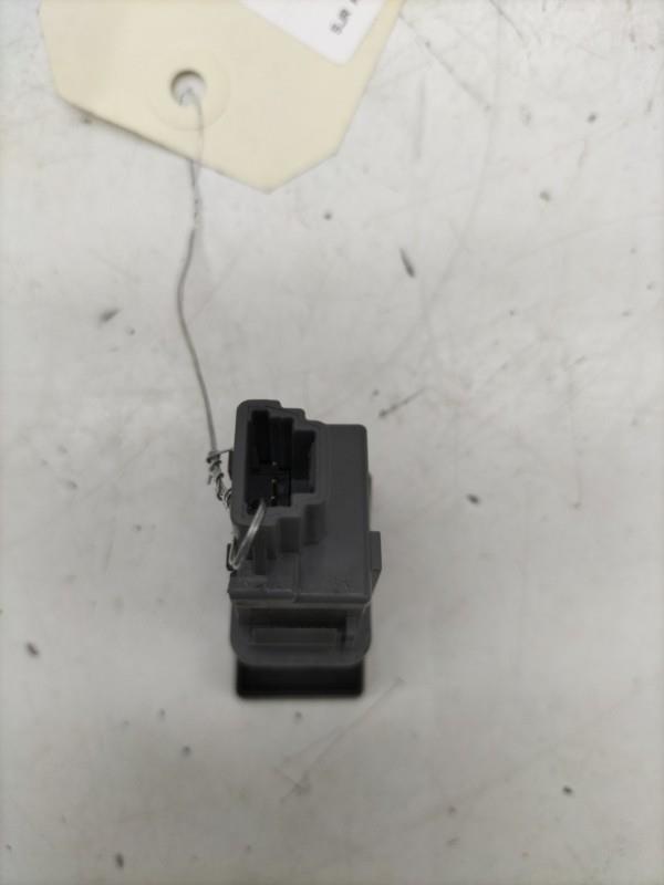 Bouton de warning TOYOTA VERSO PHASE 1 Diesel - 1