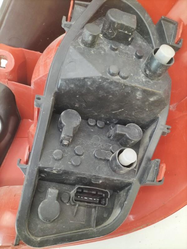 Fanale posteriore principale sinistro (luci) RENAULT CLIO 3 PHASE 1 Gasolina - 1