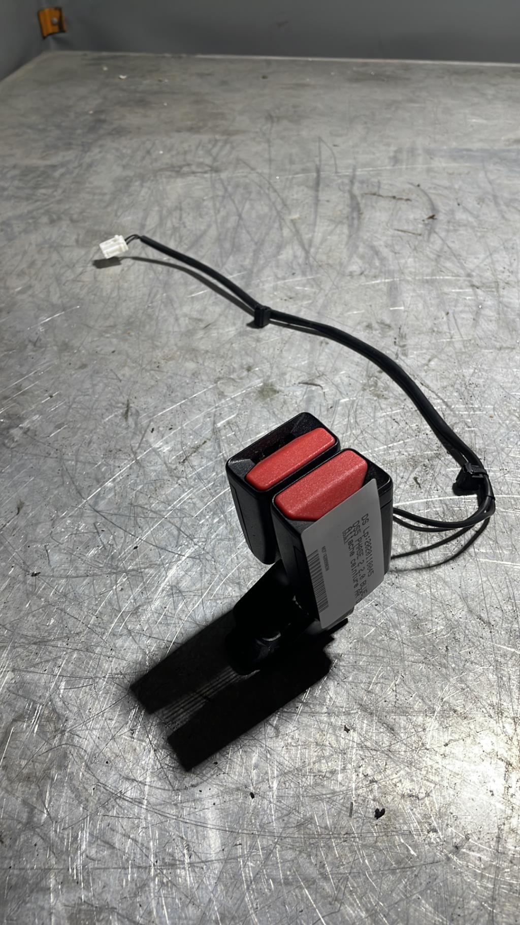 Attache ceinture arriere droit DS DS5 PHASE 2 Diesel - 1