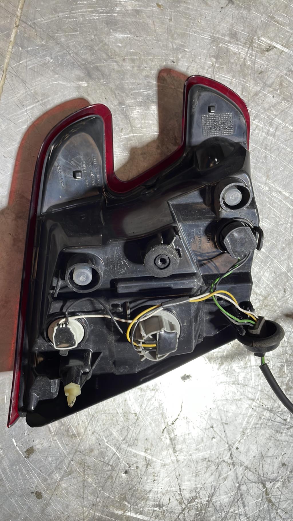 Feu arriere secondaire droit (feux) RENAULT MEGANE 3 PHASE 3 BREAK Diesel - 1
