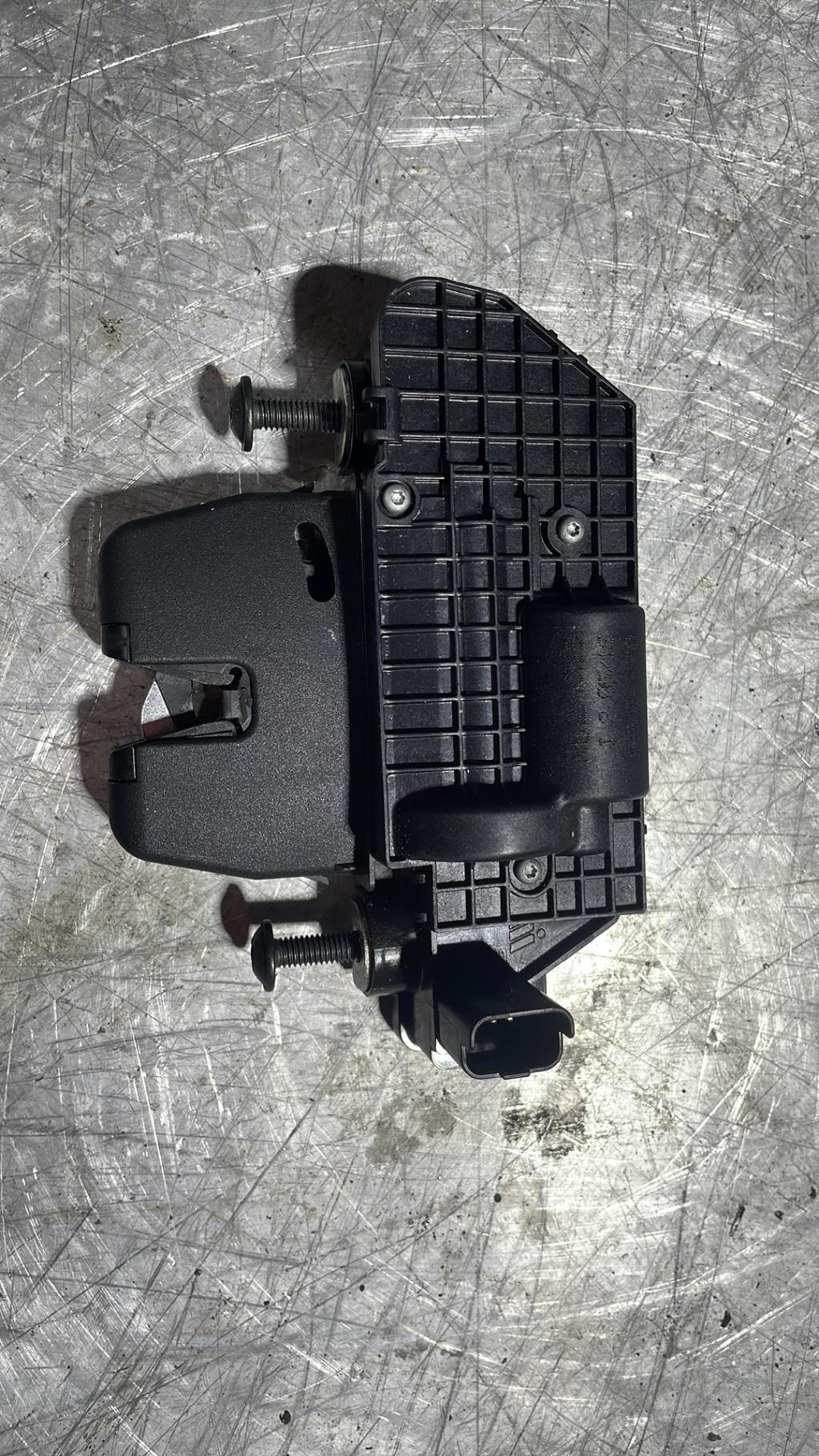 Serrure de hayon DS DS5 PHASE 2 Diesel - 1
