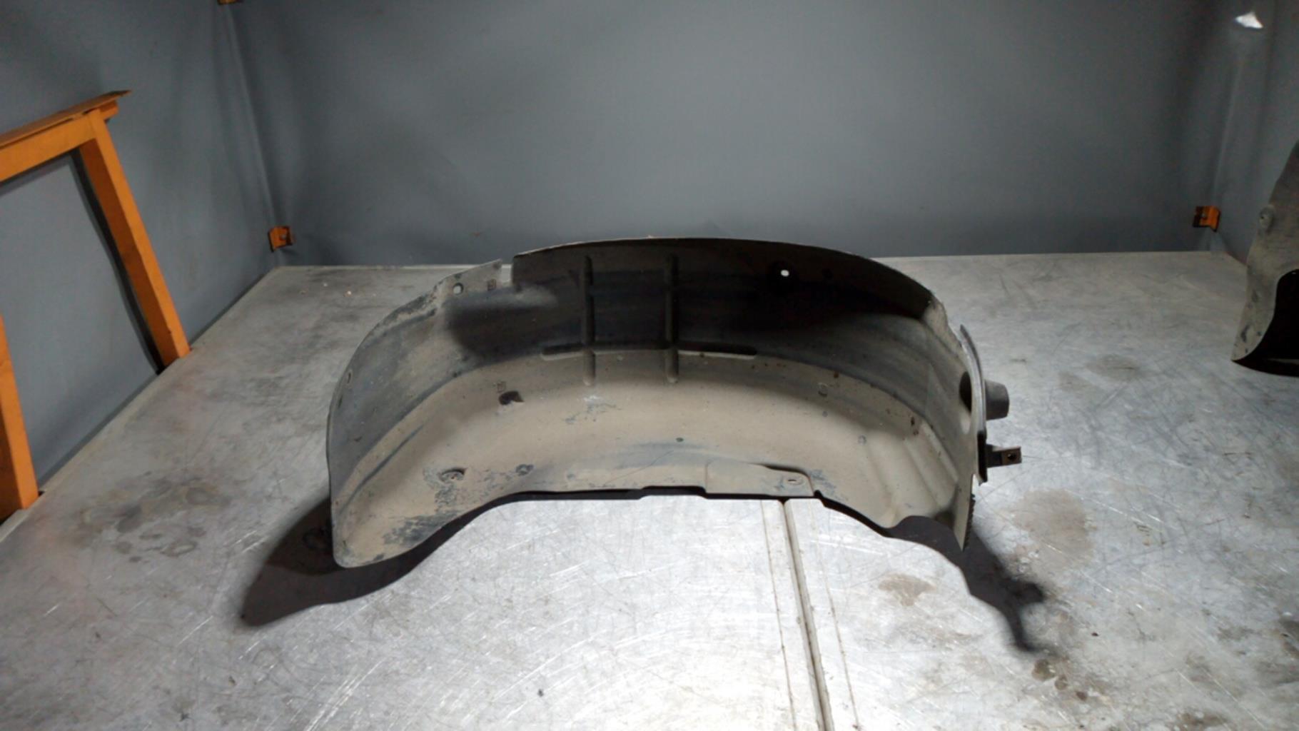 Pare boue arriere droit DS DS5 PHASE 2 Diesel - 1