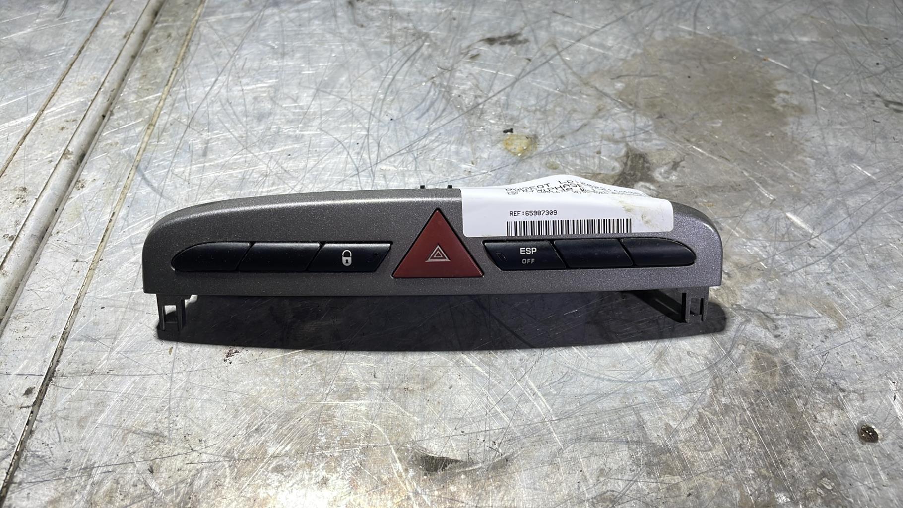 Bouton de warning PEUGEOT 308 1 PHASE 1 Diesel - 1