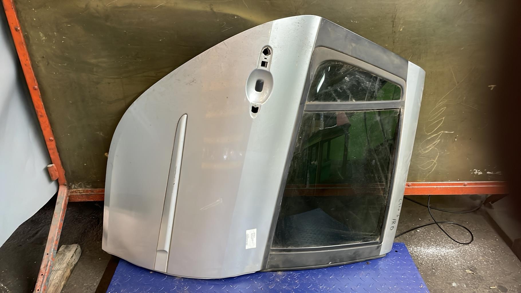 Porte arriere droit RENAULT CLIO 3 PHASE 1  - 1
