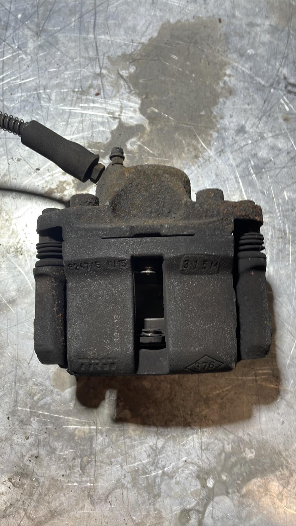 Etrier avant droit (freinage) RENAULT TWINGO 2 PHASE 1 Essence - 1