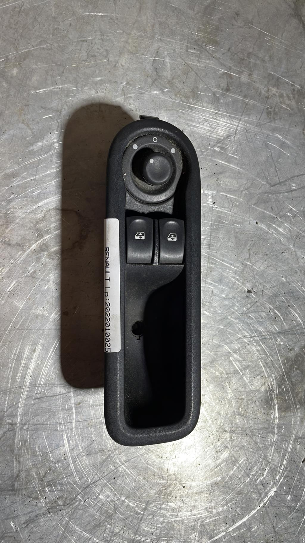 Interrupteur de leve vitre RENAULT CLIO 3 PHASE 2 Essence - 1