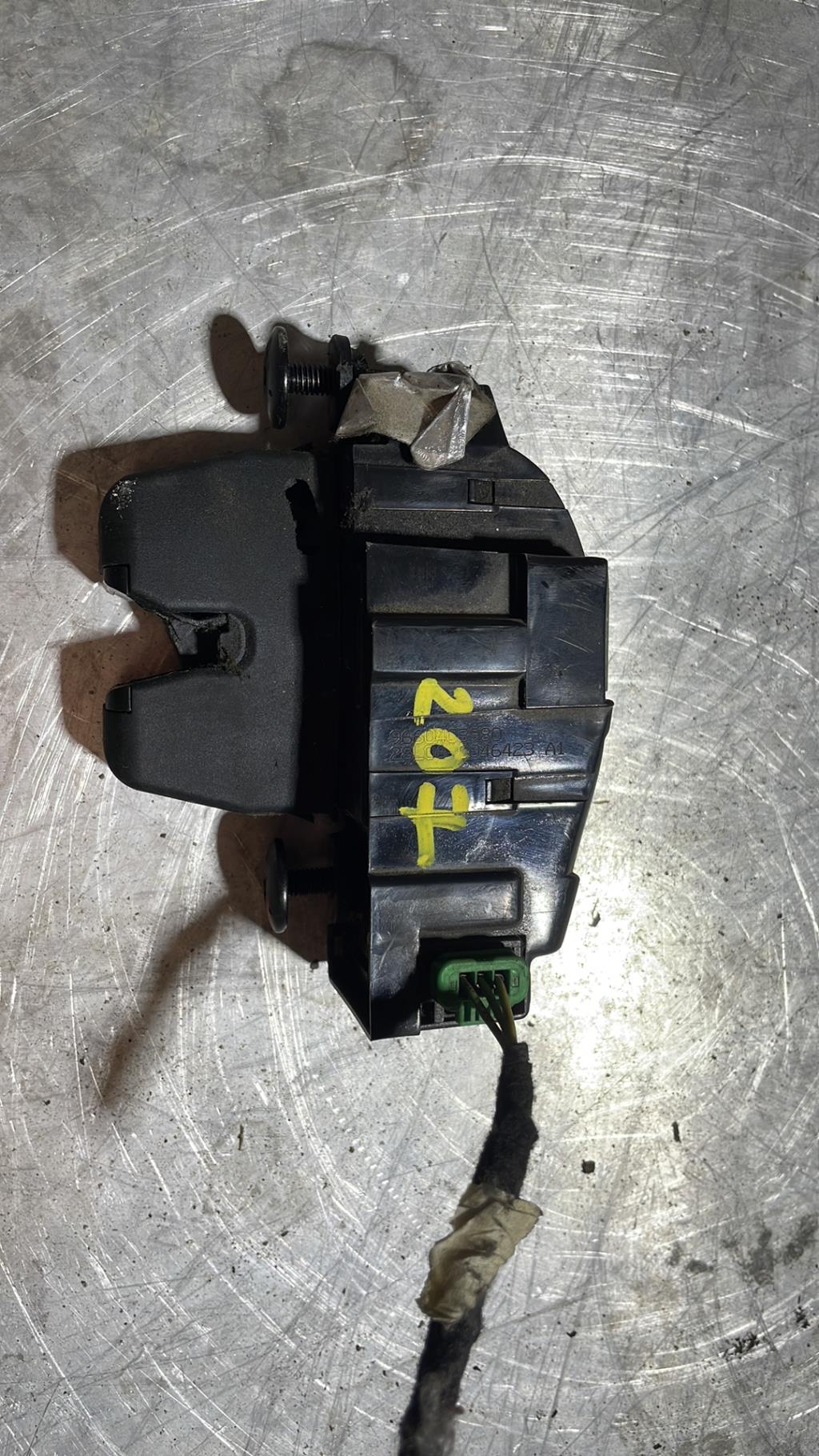 Serrure de coffre PEUGEOT 207  - 1