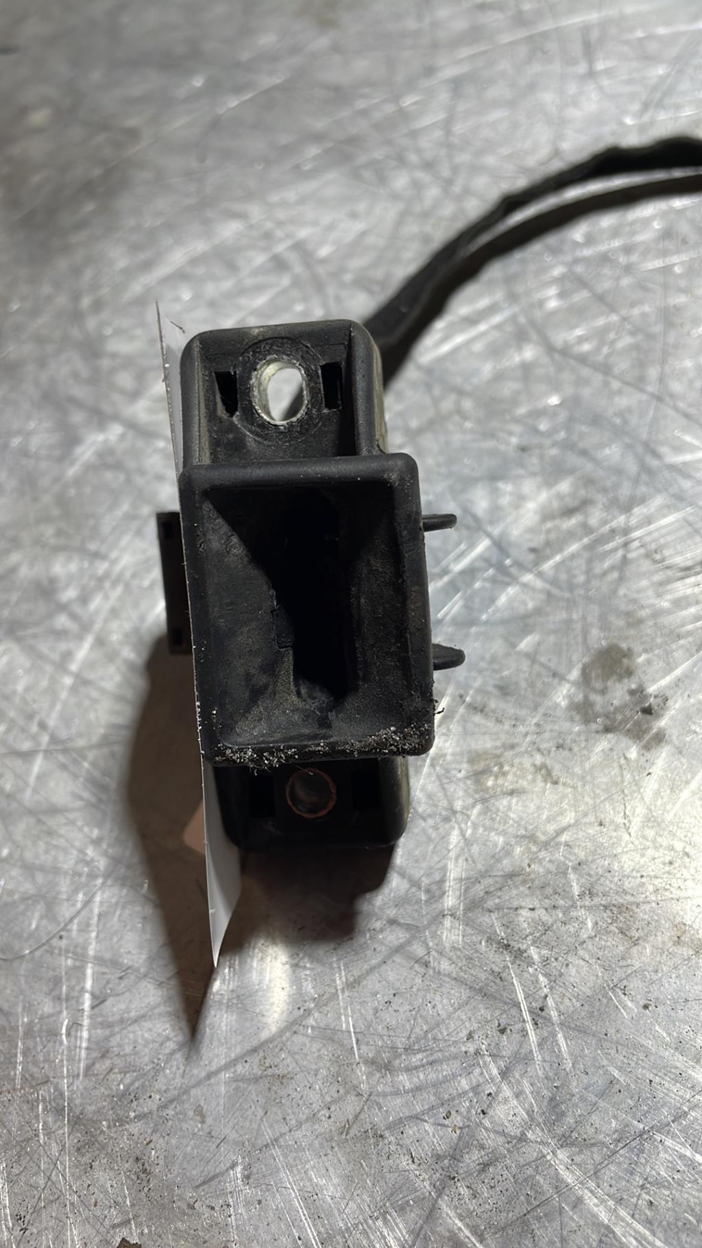 Serrure de coffre RENAULT CLIO 2 PHASE 2 Diesel - 1