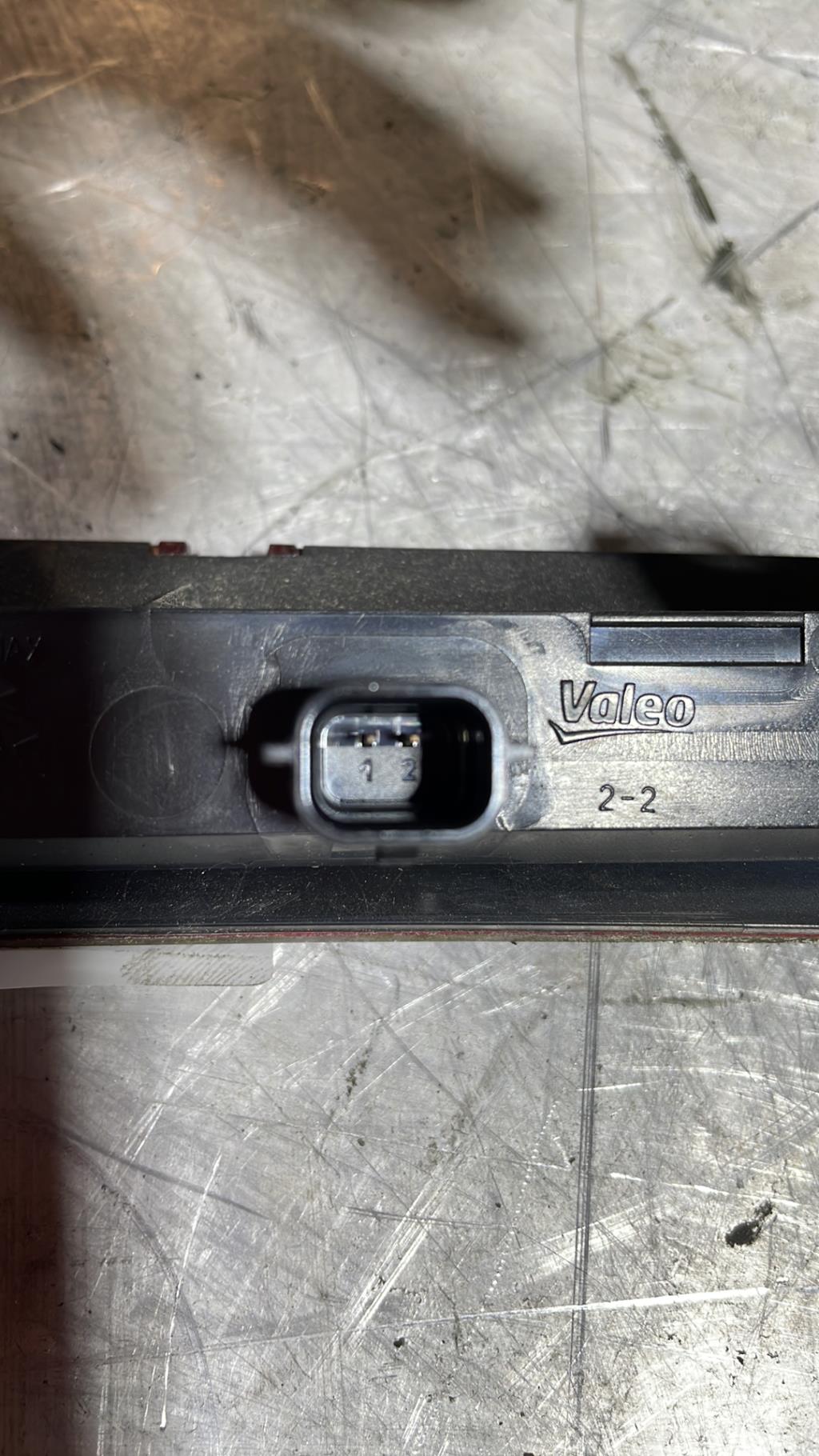 Feu arriere stop central RENAULT CLIO 4 PHASE 2 Diesel - 1
