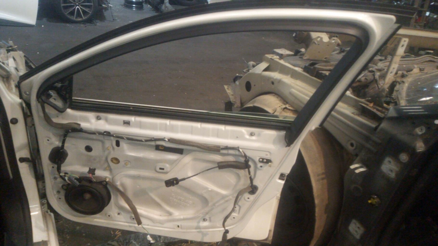 Porte avant droit RENAULT LAGUNA 3 PHASE 1 Diesel - 1