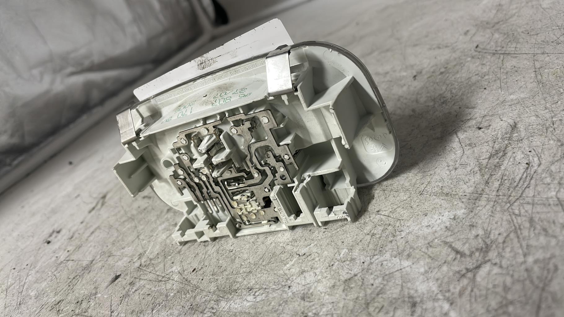 Eclairage de plafonnier PEUGEOT 207 PHASE 1 Diesel - 1
