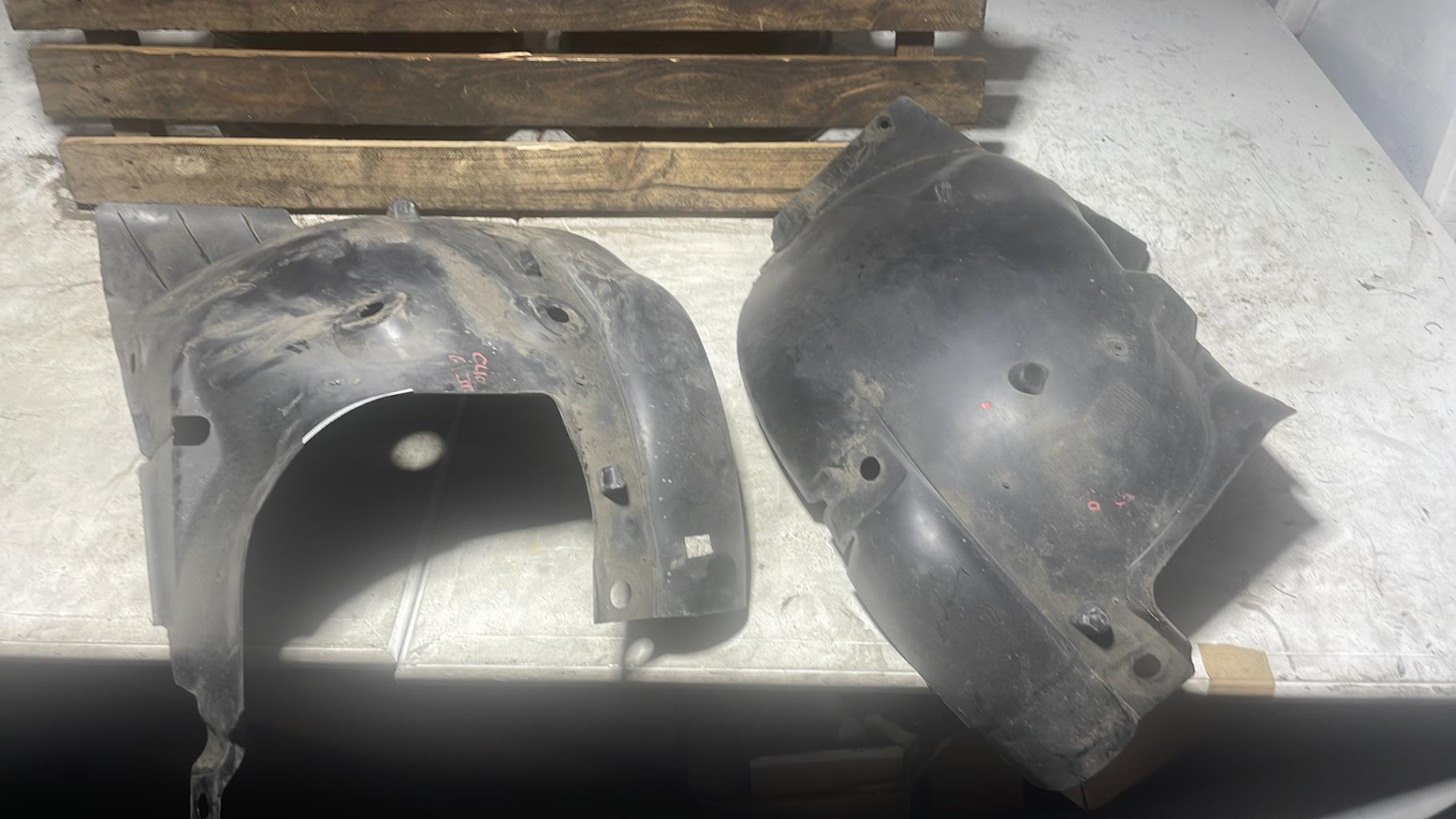 Pare boue avant gauche RENAULT CLIO 3 PHASE 2 Diesel - 1